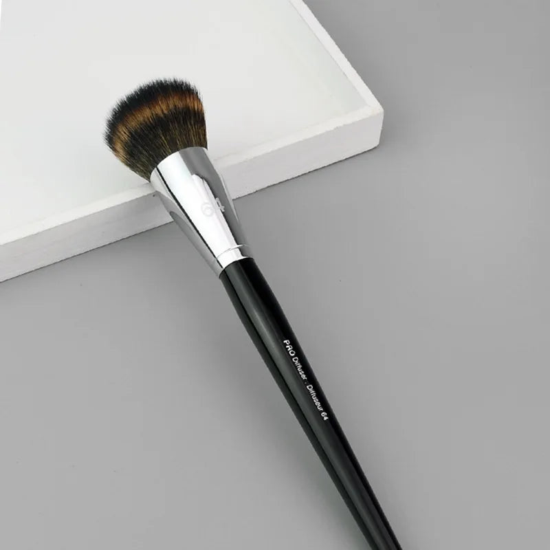 Pro Diffuse Makeup brush